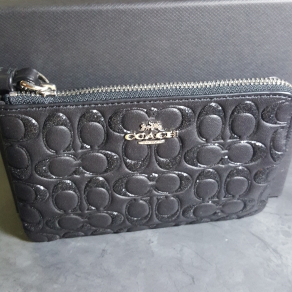 Coach Handbags - Coach Wristlet